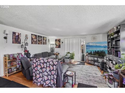 Living - 3305 NE 15th St, Gresham, OR 97030 photo 5 of 6