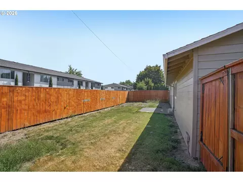 Exterior - 3305 NE 15th St, Gresham, OR 97030 photo 5 of 6