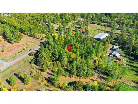 Siesta Ln, Eugene, OR 97402 photo 2