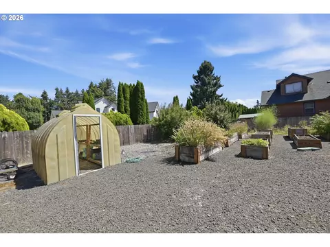 Exterior - 2833 20th St, Springfield, OR 97477 photo 13 of 13