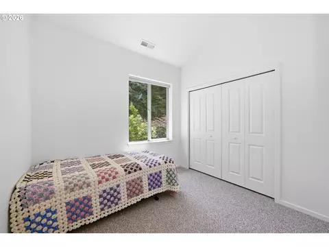 Bedroom - 2833 20th St, Springfield, OR 97477 photo 3 of 4