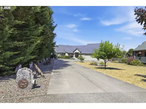 Exterior - 2833 20th St, Springfield, OR 97477 photo 2 of 13
