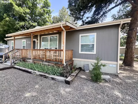 1809 26th St #12, La Grande, OR 97850