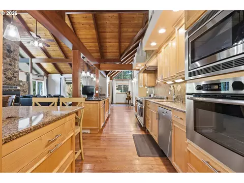 Kitchen - 45225 SE Paha Loop Dr, Sandy, OR 97055 photo 3 of 5