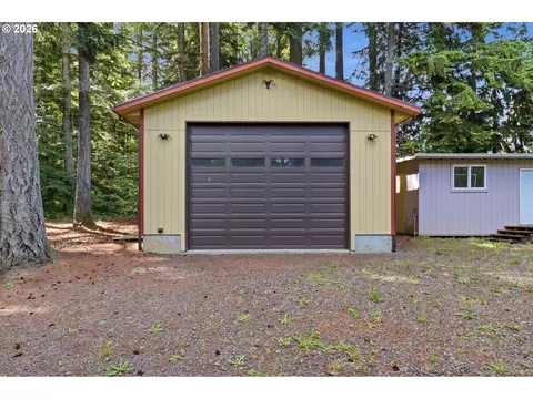 Exterior - 45225 SE Paha Loop Dr, Sandy, OR 97055 photo 6 of 8