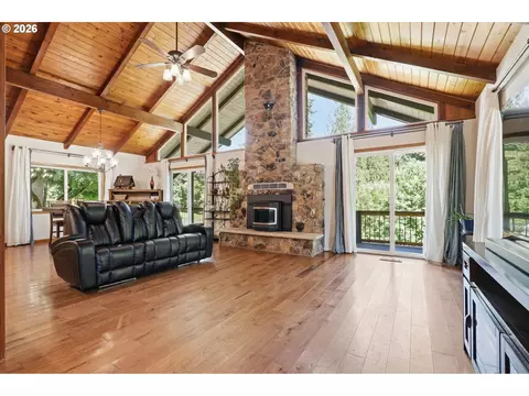 Living - 45225 SE Paha Loop Dr, Sandy, OR 97055 photo 1 of 4