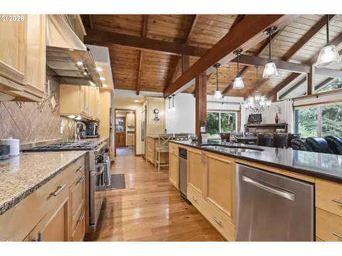 Kitchen - 45225 SE Paha Loop Dr, Sandy, OR 97055 photo 2 of 5