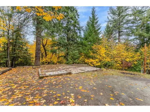 487 Montgomery Ave, Glendale, OR 97442 photo 8