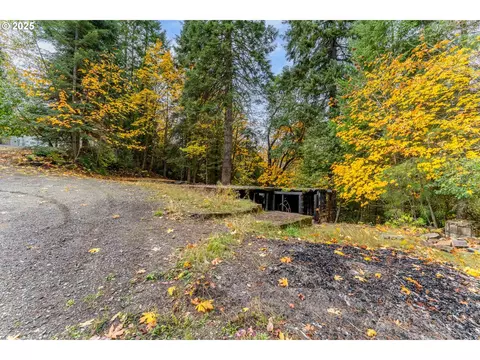 487 Montgomery Ave, Glendale, OR 97442 photo 6