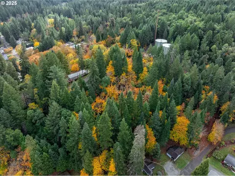 487 Montgomery Ave, Glendale, OR 97442 photo 2