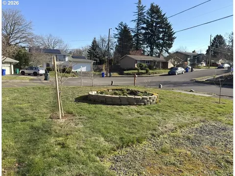 Exterior - 1745 NW 7th Pl, Gresham, OR 97030 photo 8 of 11