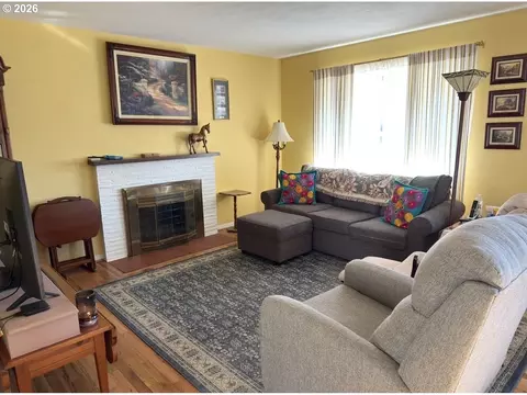 Living - 1745 NW 7th Pl, Gresham, OR 97030 photo 2 of 3