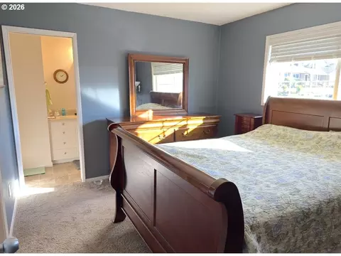 Bedroom - 1745 NW 7th Pl, Gresham, OR 97030 photo 2 of 2