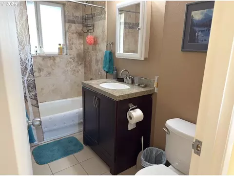 Bath - 1745 NW 7th Pl, Gresham, OR 97030 photo 1 of 2
