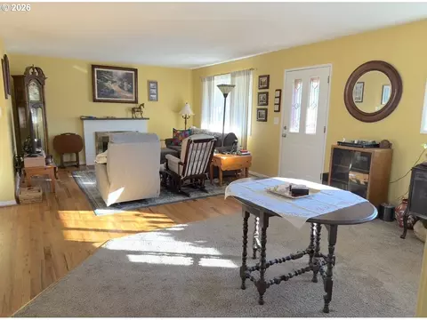 Living - 1745 NW 7th Pl, Gresham, OR 97030 photo 3 of 3