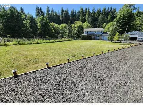 62451 Sleepy Ln, Vernonia, OR 97064