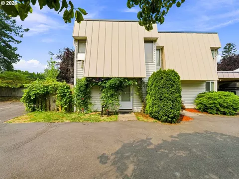 Exterior - 726 SE Rene Ave, Gresham, OR 97080 photo 2 of 8