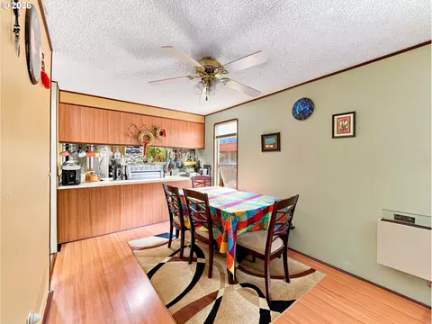 Dining - 726 SE Rene Ave, Gresham, OR 97080 photo 1 of 1