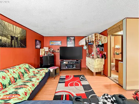 Living - 726 SE Rene Ave, Gresham, OR 97080 photo 1 of 1