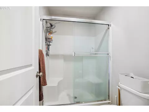 Bath - 2349 SE 16th St, Gresham, OR 97080 photo 3 of 3
