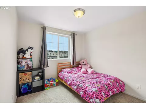 Bedroom - 2349 SE 16th St, Gresham, OR 97080 photo 2 of 3