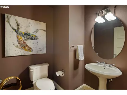 Bath - 3831 Woodson Ct, Eugene, OR 97405 photo 1 of 5