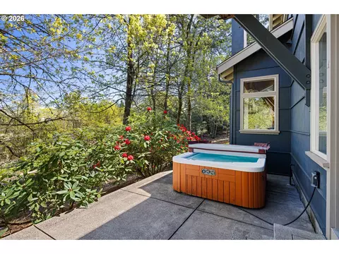 Exterior - 3831 Woodson Ct, Eugene, OR 97405 photo 5 of 7