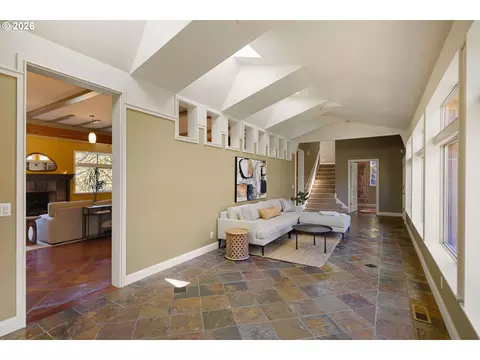 Entry Way - 3831 Woodson Ct, Eugene, OR 97405 photo 2 of 3