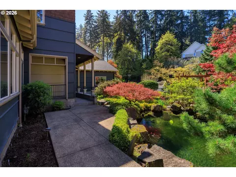 Exterior - 3831 Woodson Ct, Eugene, OR 97405 photo 6 of 7