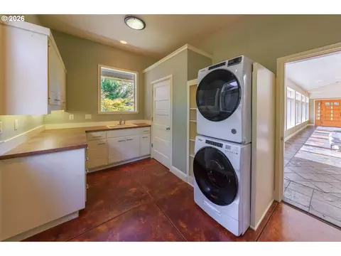 Other - 3831 Woodson Ct, Eugene, OR 97405 photo 11 of 16