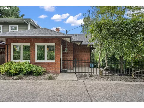 Exterior - 47 W 23rd Ave, Eugene, OR 97405 photo 6 of 14