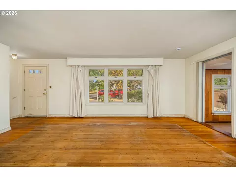 Living - 2161 Hilyard St, Eugene, OR 97405 photo 1 of 6