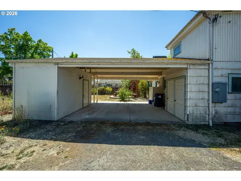 Exterior - 2161 Hilyard St, Eugene, OR 97405 photo 7 of 12