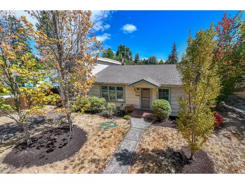 Exterior - 2161 Hilyard St, Eugene, OR 97405 photo 12 of 12