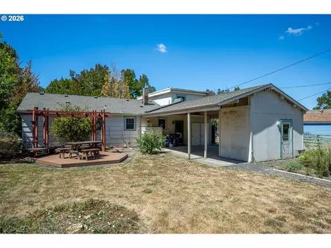 Exterior - 2161 Hilyard St, Eugene, OR 97405 photo 10 of 12