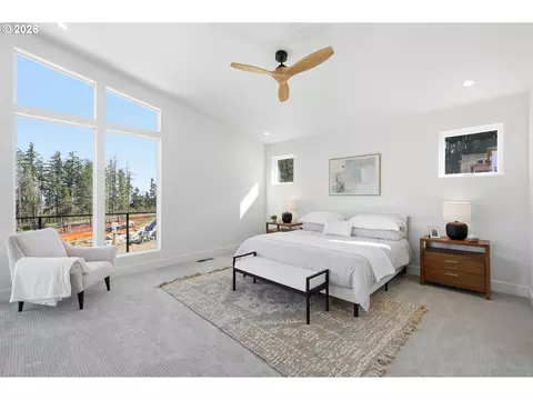 Bedroom - 3490 Southview Dr, Eugene, OR 97405 photo 1 of 7