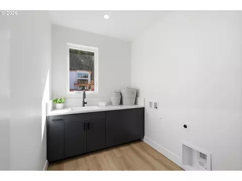 Other - 3490 Southview Dr, Eugene, OR 97405 photo 1 of 6