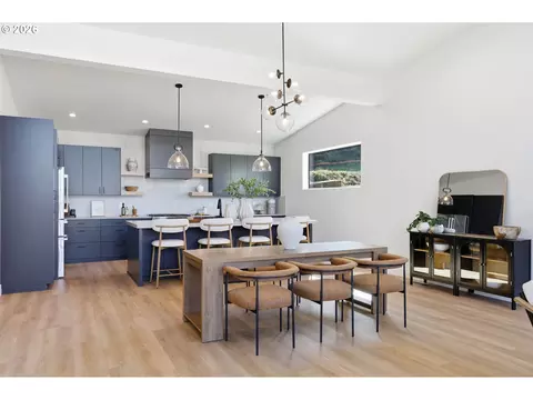 Dining - 3490 Southview Dr, Eugene, OR 97405 photo 1 of 2