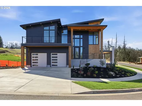 Exterior - 3490 Southview Dr, Eugene, OR 97405 photo 2 of 9