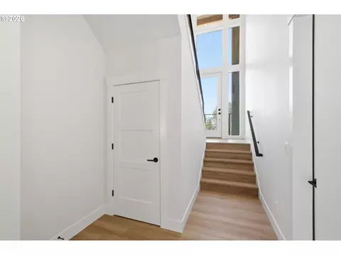 Entry Way - 3490 Southview Dr, Eugene, OR 97405 photo 2 of 2