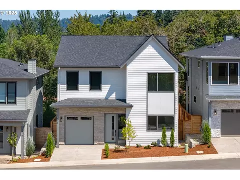 7737 SW 42nd Ave #17, Portland, OR 97219