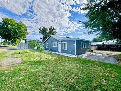 955 SW 10th St, Hermiston, OR 97838