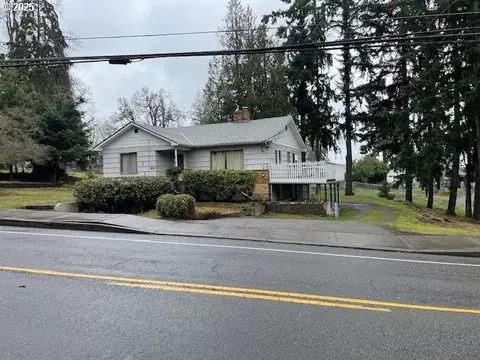 819 Oak St, Silverton, OR 97381