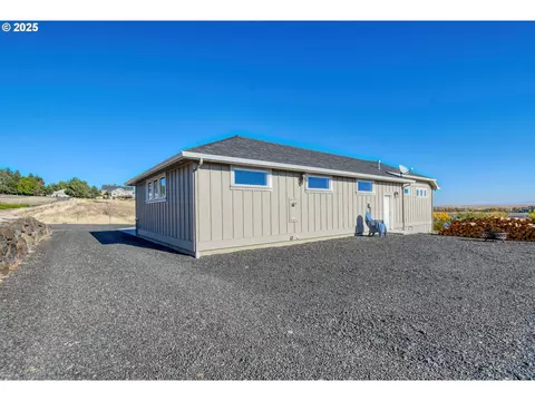 Exterior - 70349 Lakeside Rd, Pendleton, OR 97801 photo 2 of 7