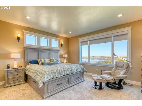 Bedroom - 70349 Lakeside Rd, Pendleton, OR 97801 photo 1 of 5