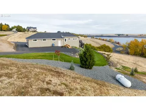 Exterior - 70349 Lakeside Rd, Pendleton, OR 97801 photo 3 of 7
