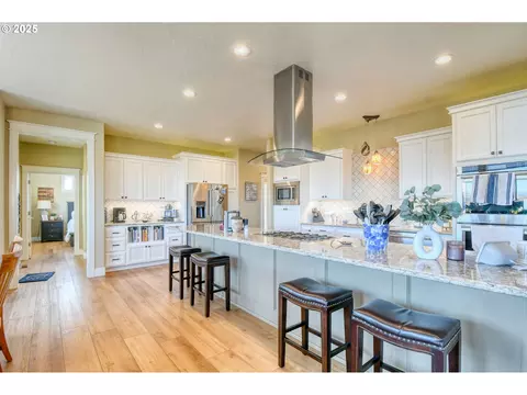 Kitchen - 70349 Lakeside Rd, Pendleton, OR 97801 photo 5 of 5