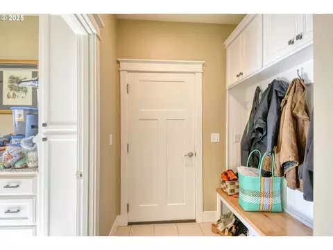 Entry Way - 70349 Lakeside Rd, Pendleton, OR 97801 photo 3 of 3