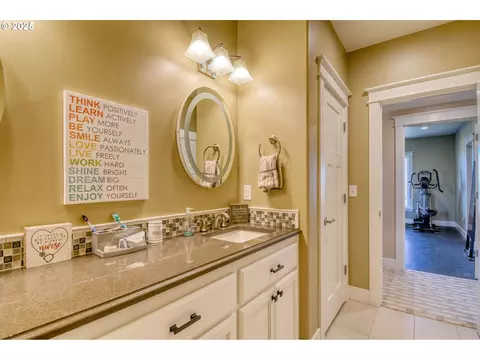 Bath - 70349 Lakeside Rd, Pendleton, OR 97801 photo 4 of 4