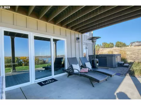 Exterior - 70349 Lakeside Rd, Pendleton, OR 97801 photo 7 of 7